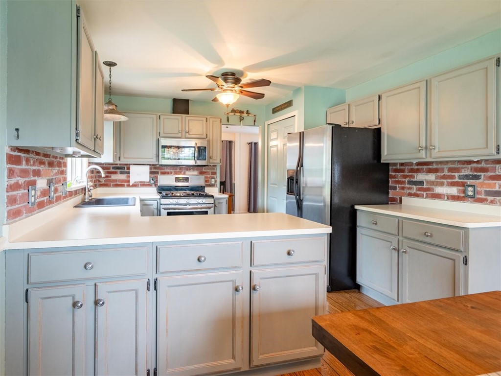 390 Red Apple Lane, Greece, New York image 18