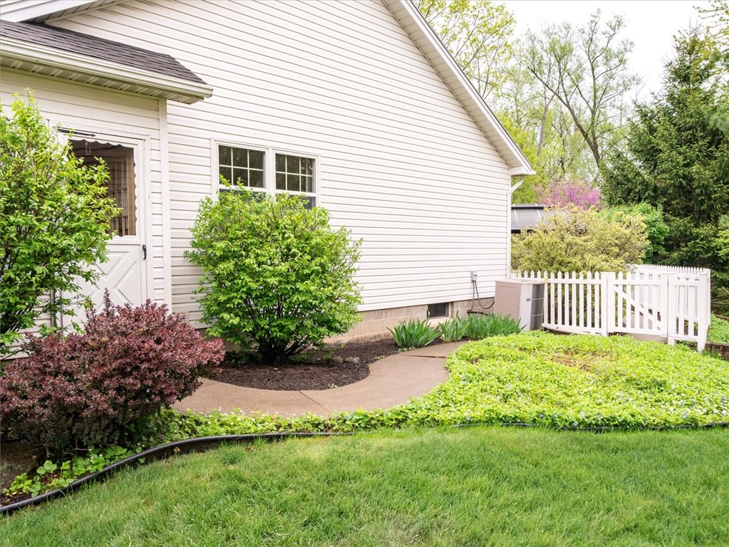 390 Red Apple Lane, Greece, New York image 37