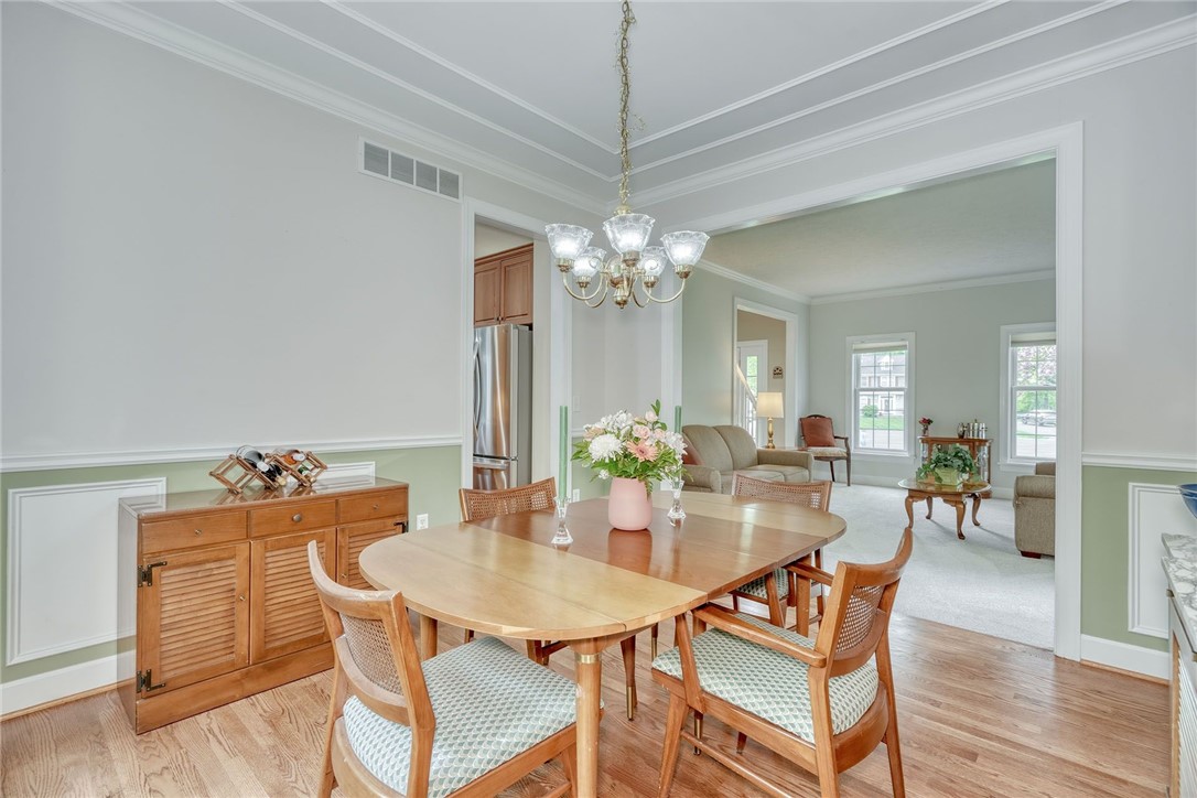 471 Sandystone Circle, Webster, New York image 5