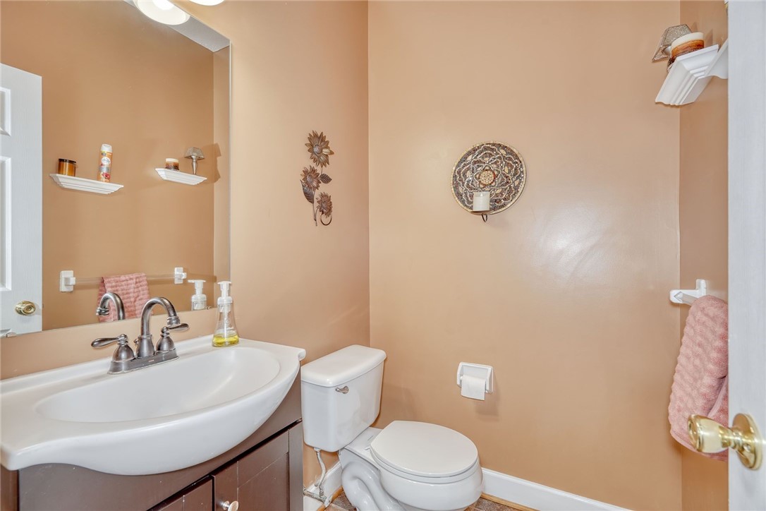 471 Sandystone Circle, Webster, New York image 19