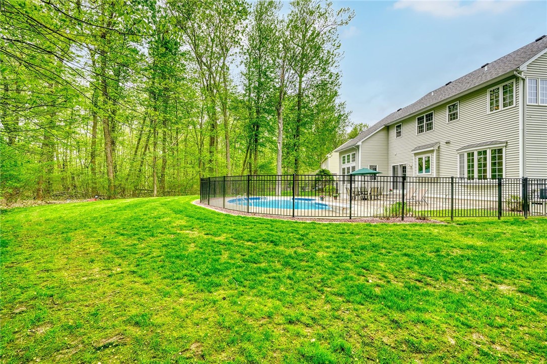 471 Sandystone Circle, Webster, New York image 40