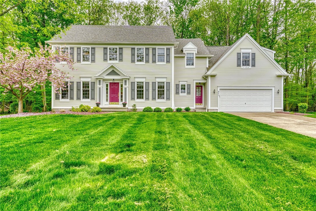 471 Sandystone Circle, Webster, New York image 1