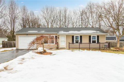 Homes For Sale - 1838 Maple Avenue<br/> Wayne County, Palmyra, NY 14522