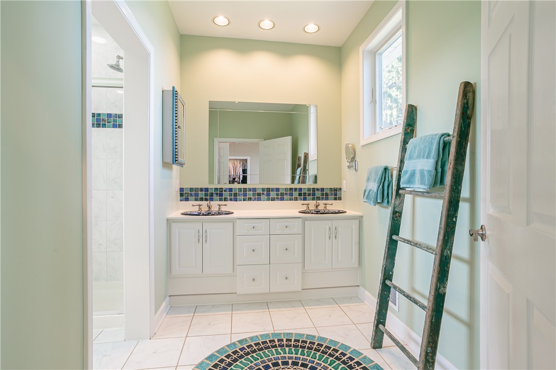 2847 White Birch Cv Road, Williamson, New York image 32