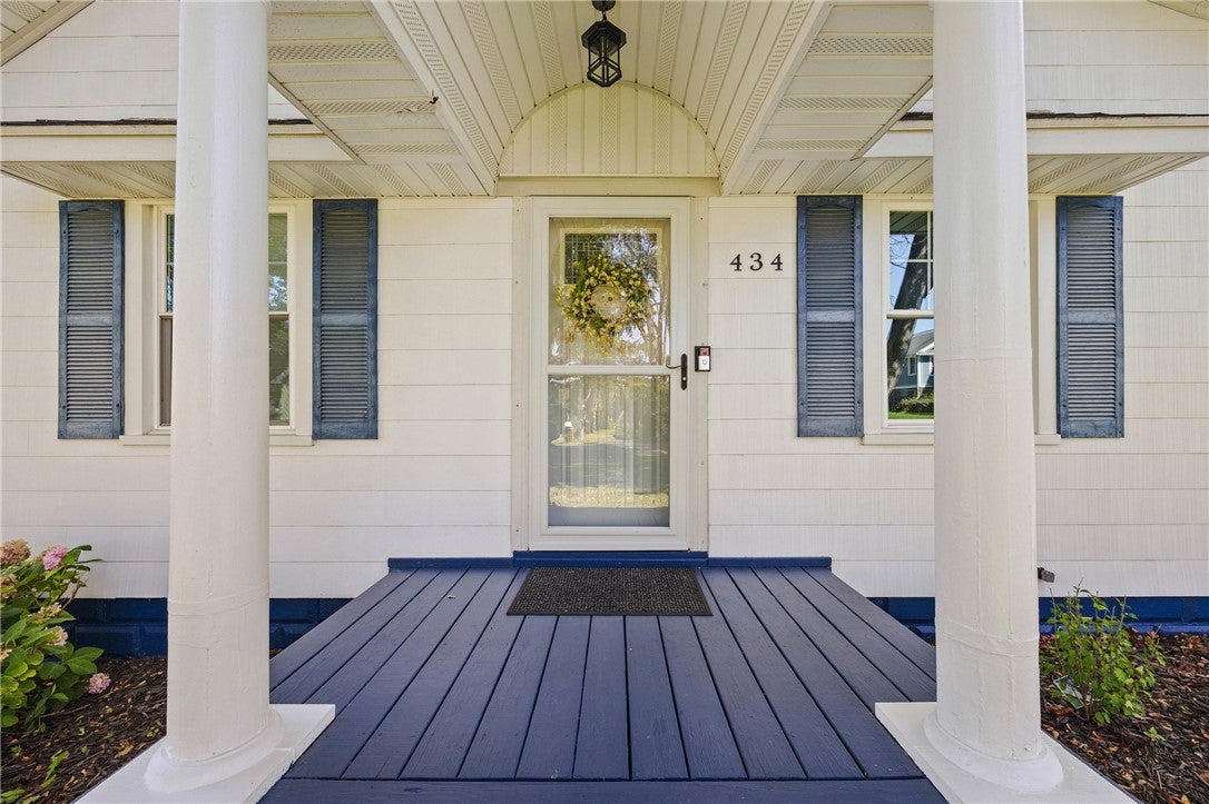 434 Crossfield Road