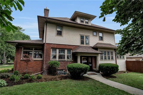 Photo of 127 University Avenue, Buffalo, NY 14214 (MLS # R1703083)