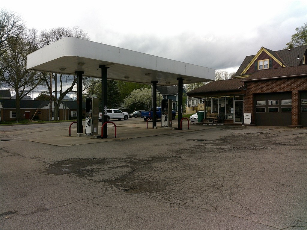 4 W Buffalo Street