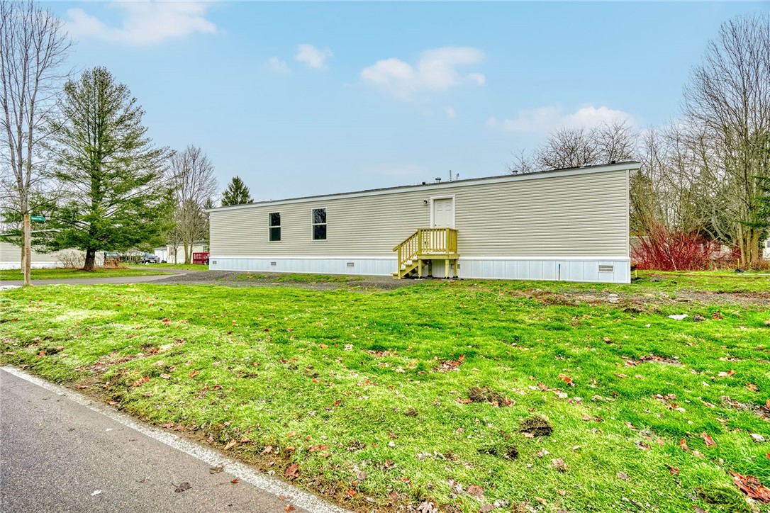 70 Rome Lane, Ontario, New York image 3