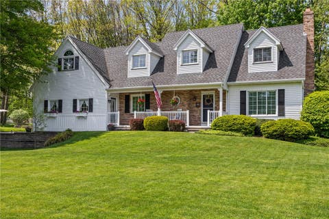 Photo for 4 Woodbriar Lane