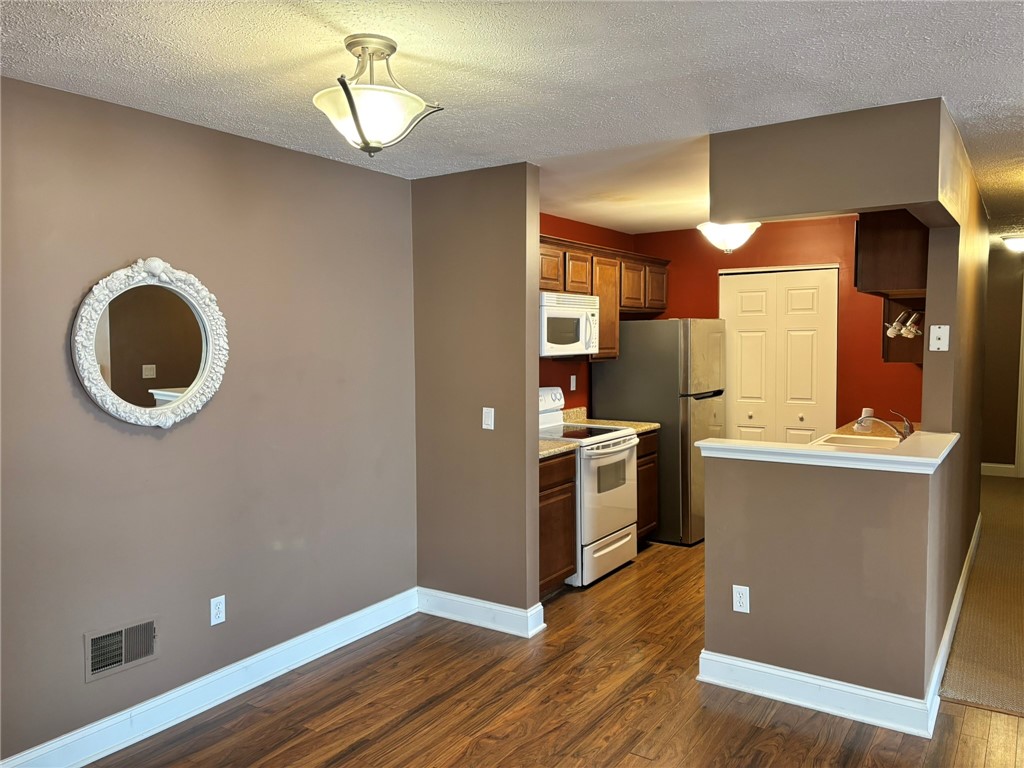 270 Latta Road UN225