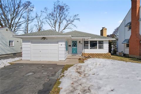 Homes For Sale - 320 Winfield Road<br/> Irondequoit, NY 14622