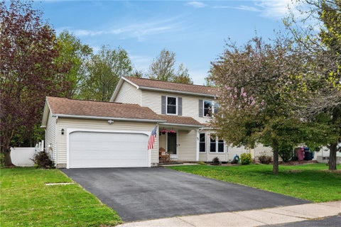 Homes For Sale - 45 Cheshire Lane<br/> Monroe County, Gates, NY 14624