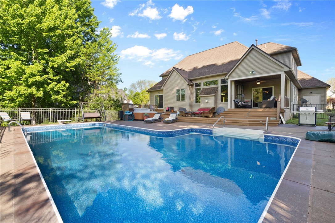 22 Orange Tree Circle