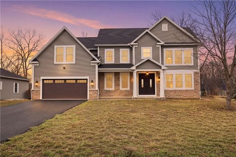 Homes For Sale - 8 Nightfrost Lane<br/> Henrietta, NY 14467