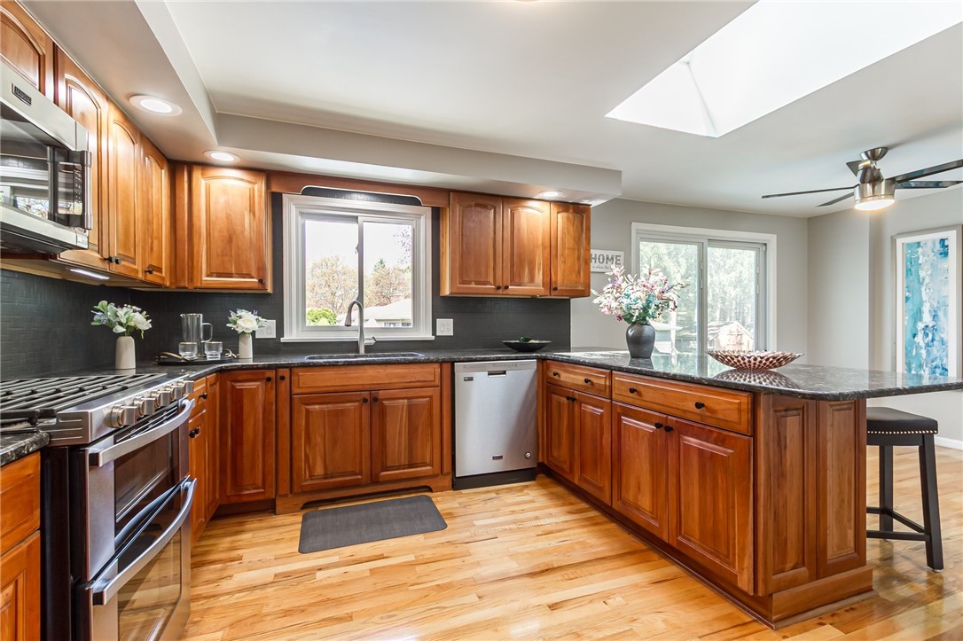 168 Fox Hall Drive, Irondequoit, New York image 11