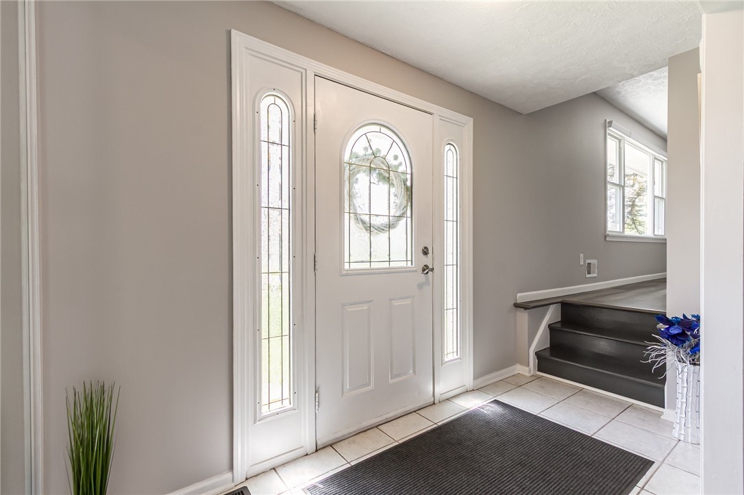 168 Fox Hall Drive, Irondequoit, New York image 4