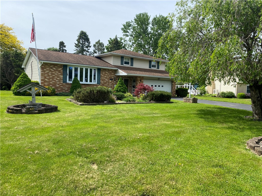 427 Fiesta Road, Greece, New York image 1