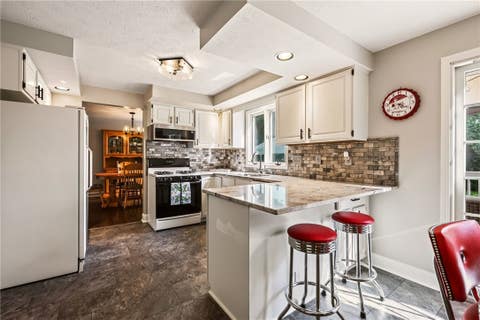 Tiny photo for 8 Yellowrose Circle, Clarkson, NY 14420 (MLS # R1708924)