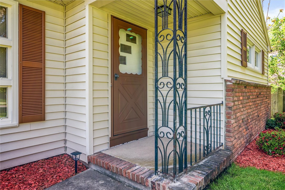 37 Glen Haven Road, Irondequoit, New York image 4