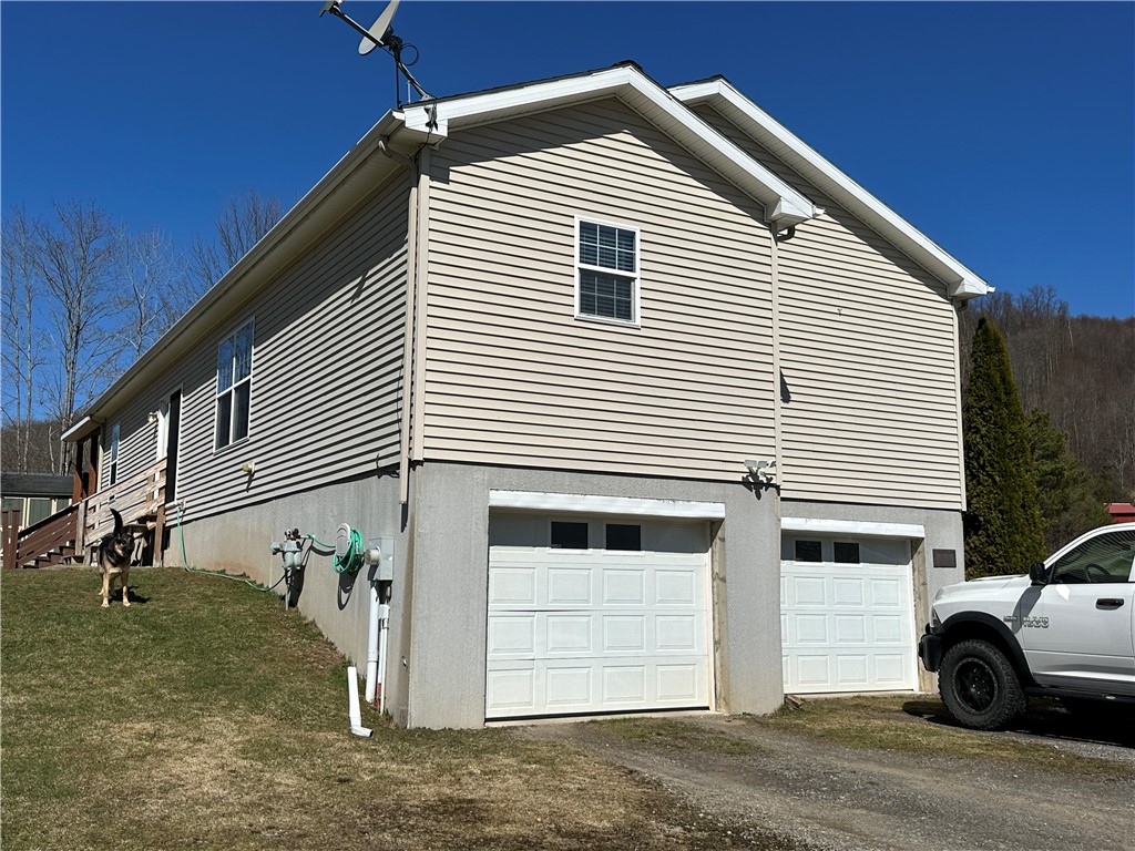 9 Ranch Road, Lewis Run, Pennsylvania image 2