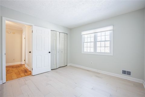 Tiny photo for 20 Ashwood Knoll Knl, Chili, NY 14624 (MLS # R1660593)