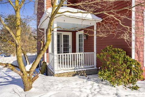 Tiny photo for 20 Ashwood Knoll Knl, Chili, NY 14624 (MLS # R1660593)