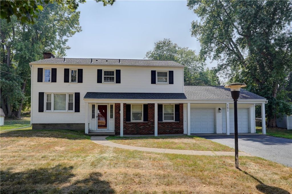 Photo of 161 Railroad Mills Road, Pittsford, NY 14534 (MLS # R1631081)