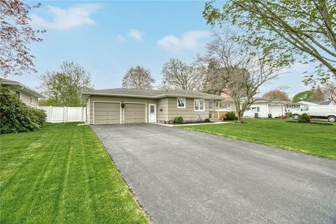 115 suellen drive rochester ny 14609