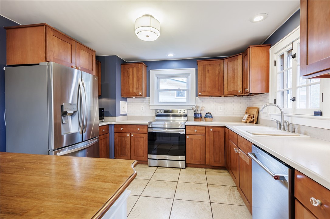 380 Laurelton Road, Irondequoit, New York image 18