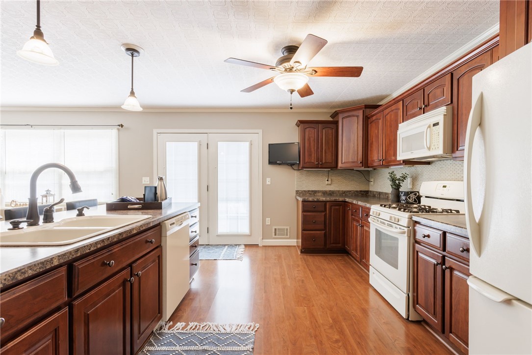 48 Wisner Road, Irondequoit, New York image 15