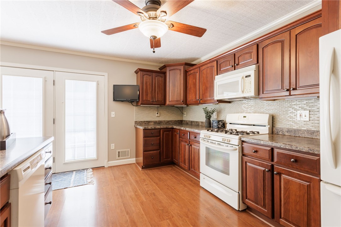 48 Wisner Road, Irondequoit, New York image 16