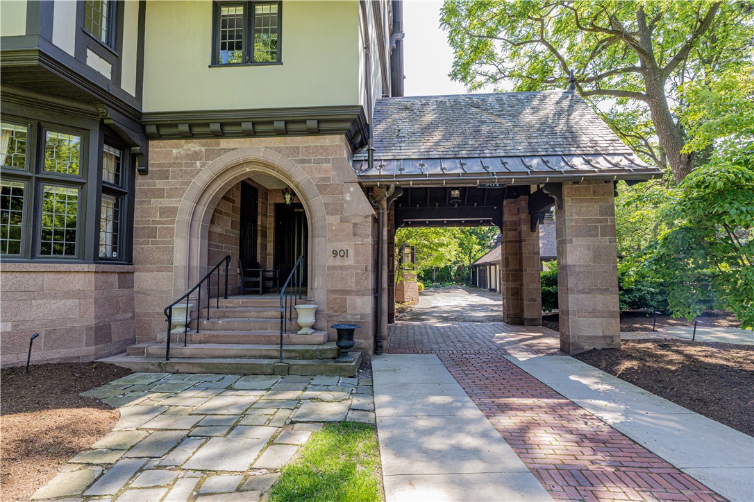 901 East Avenue A