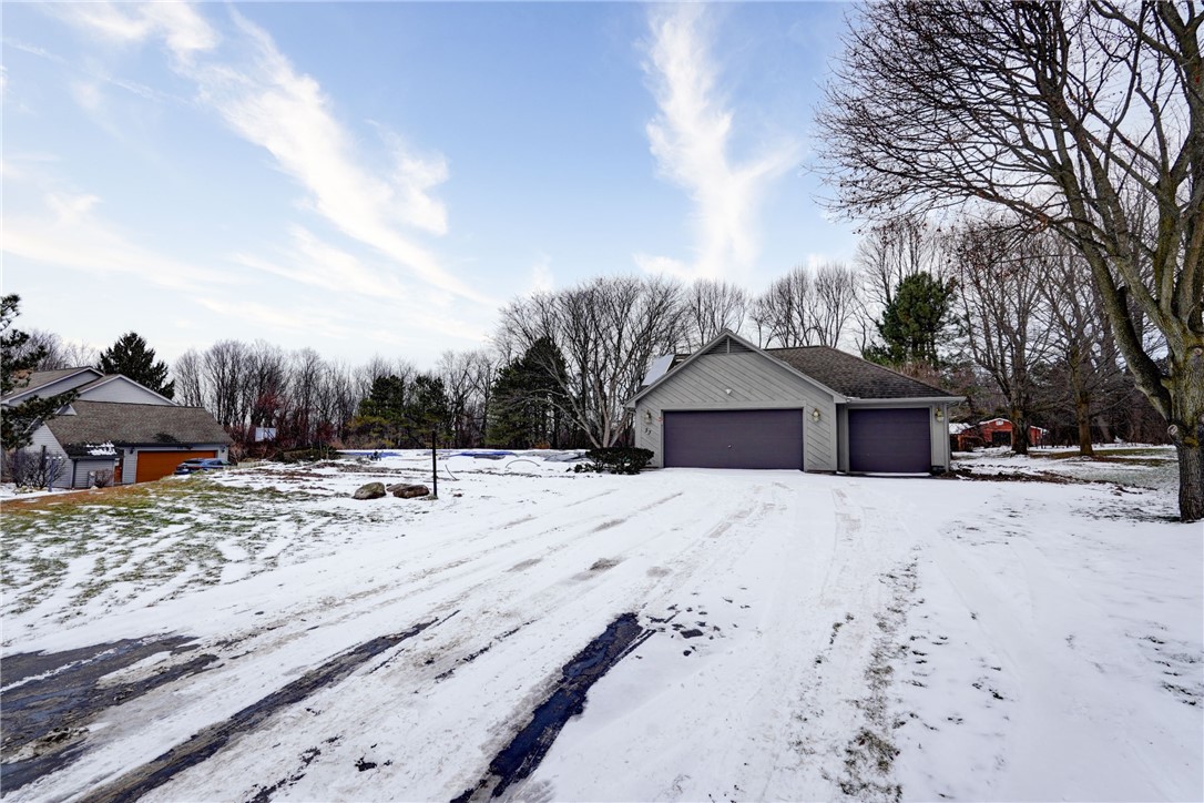 33 Sutton Point, Pittsford, New York image 1