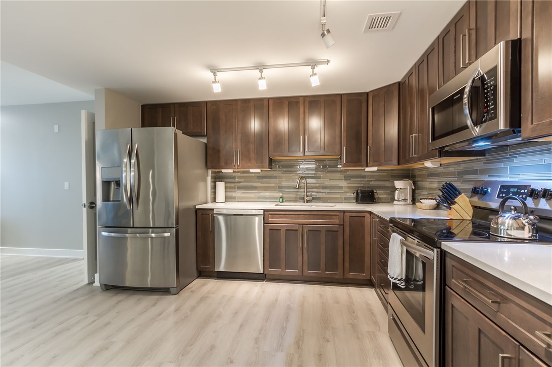 205 Lakeshore Drive 417