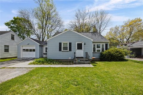 Photo of 21 LEGION CIRCLE CIR, Greece, NY 14616 (MLS # R1682786)