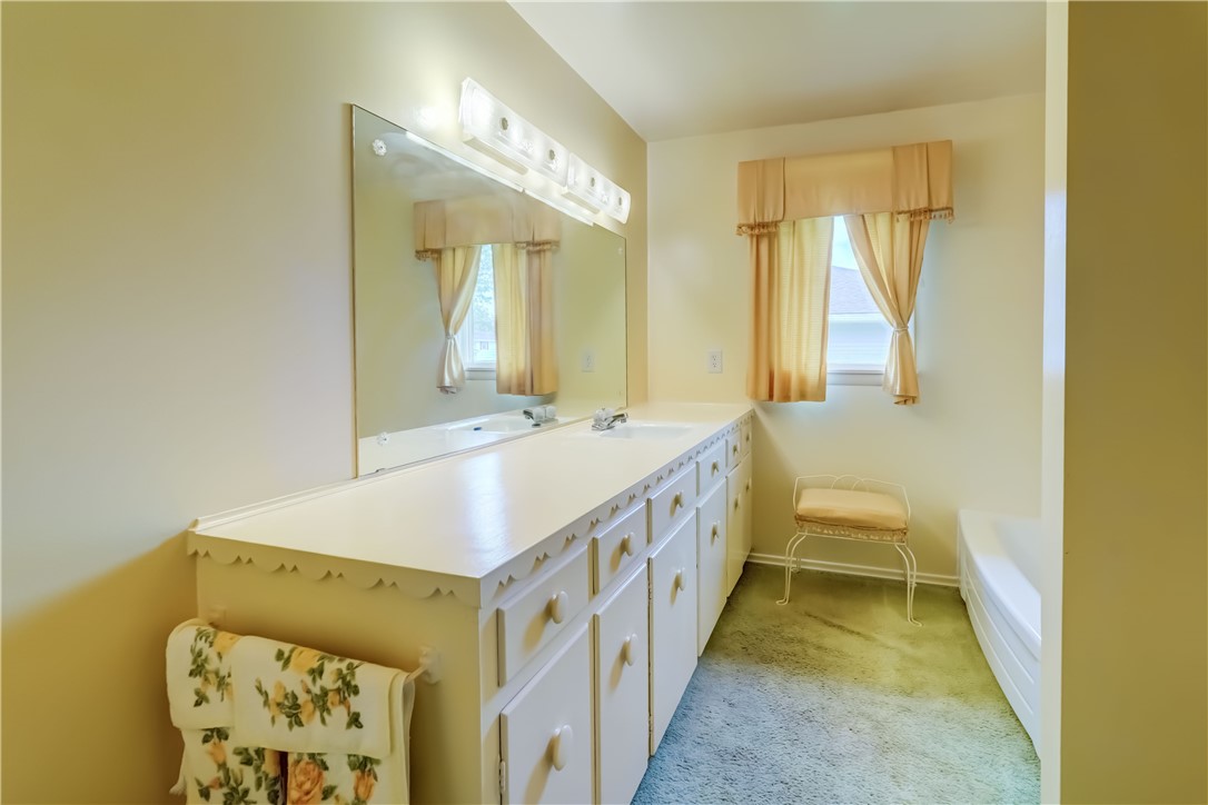 41 Leicestershire Road, Irondequoit, New York image 13