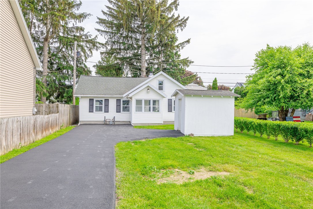 237 Heberle Road, Irondequoit, New York image 1