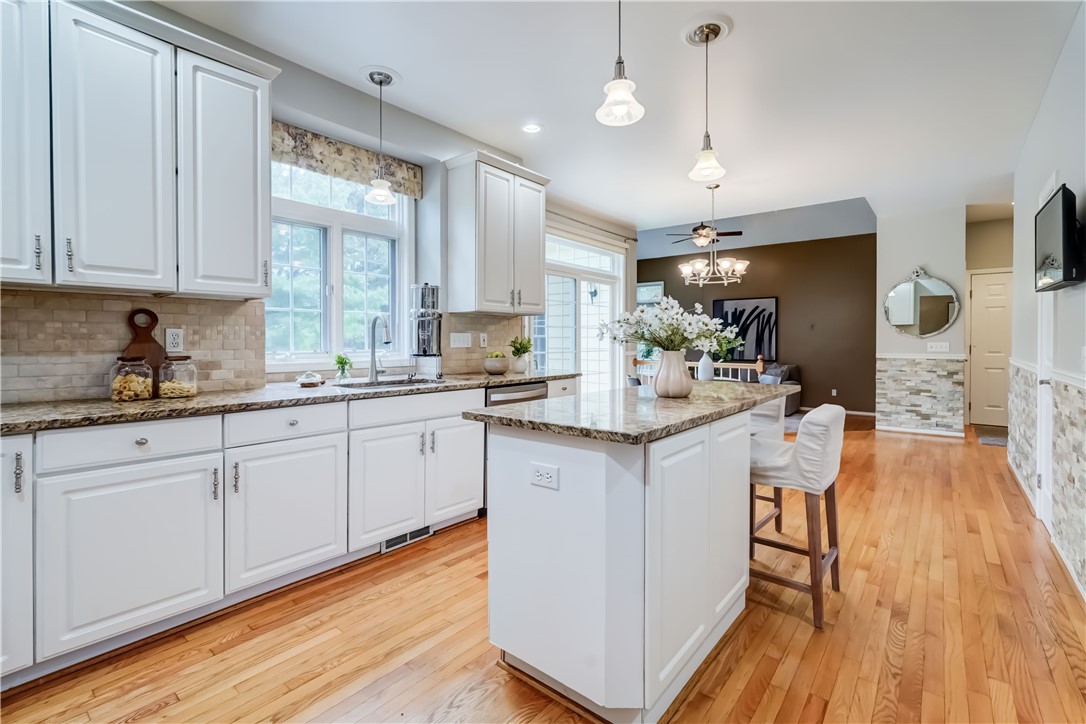1001 Hickory Hollow Holw, Webster, New York image 3
