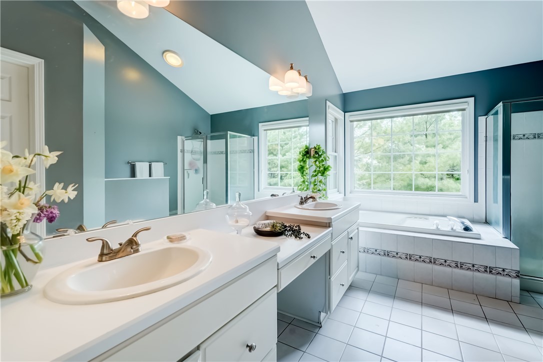 1001 Hickory Hollow Holw, Webster, New York image 24