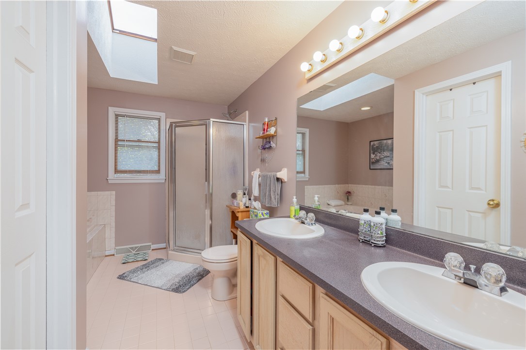 8 Hawkes Trail Trl, Penfield, New York image 21
