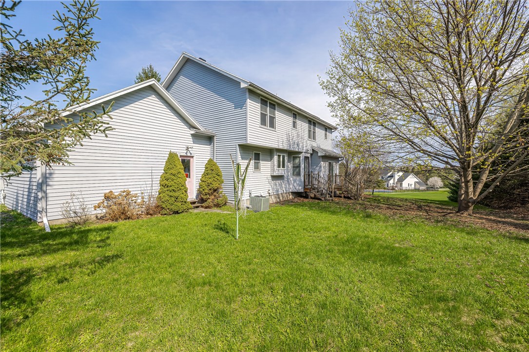 8 Hawkes Trail Trl, Penfield, New York image 40