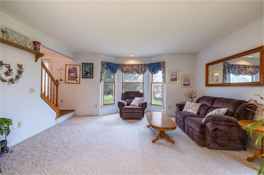 8 Hawkes Trail Trl, Penfield, New York image 13