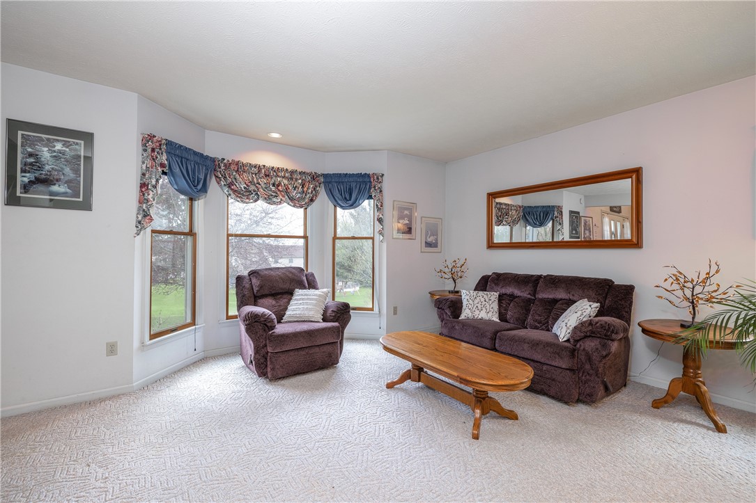 8 Hawkes Trail Trl, Penfield, New York image 12