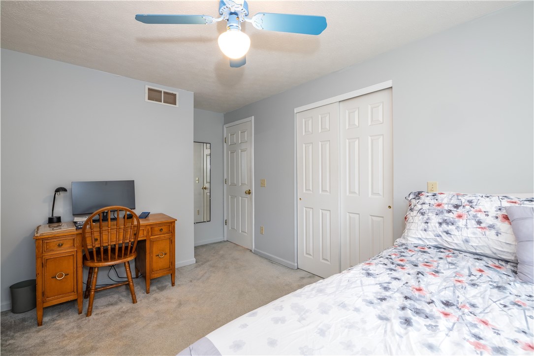 8 Hawkes Trail Trl, Penfield, New York image 27