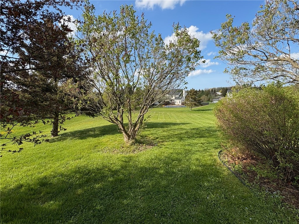 8 Hawkes Trail Trl, Penfield, New York image 5