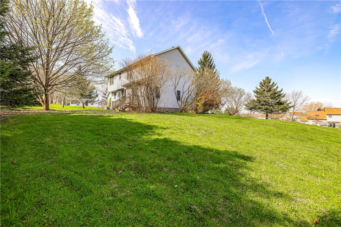 8 Hawkes Trail Trl, Penfield, New York image 37