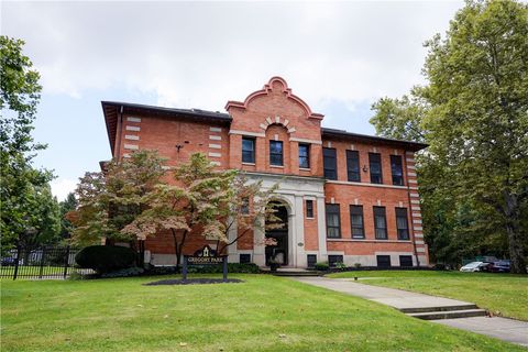 Condo For Sale - 109 Gregory Park<br/> Monroe County, Rochester, NY 14620