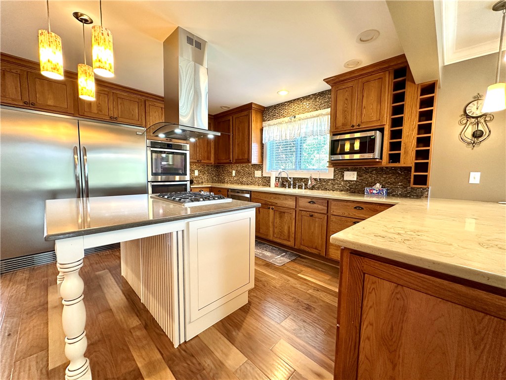 3046 Wood Road