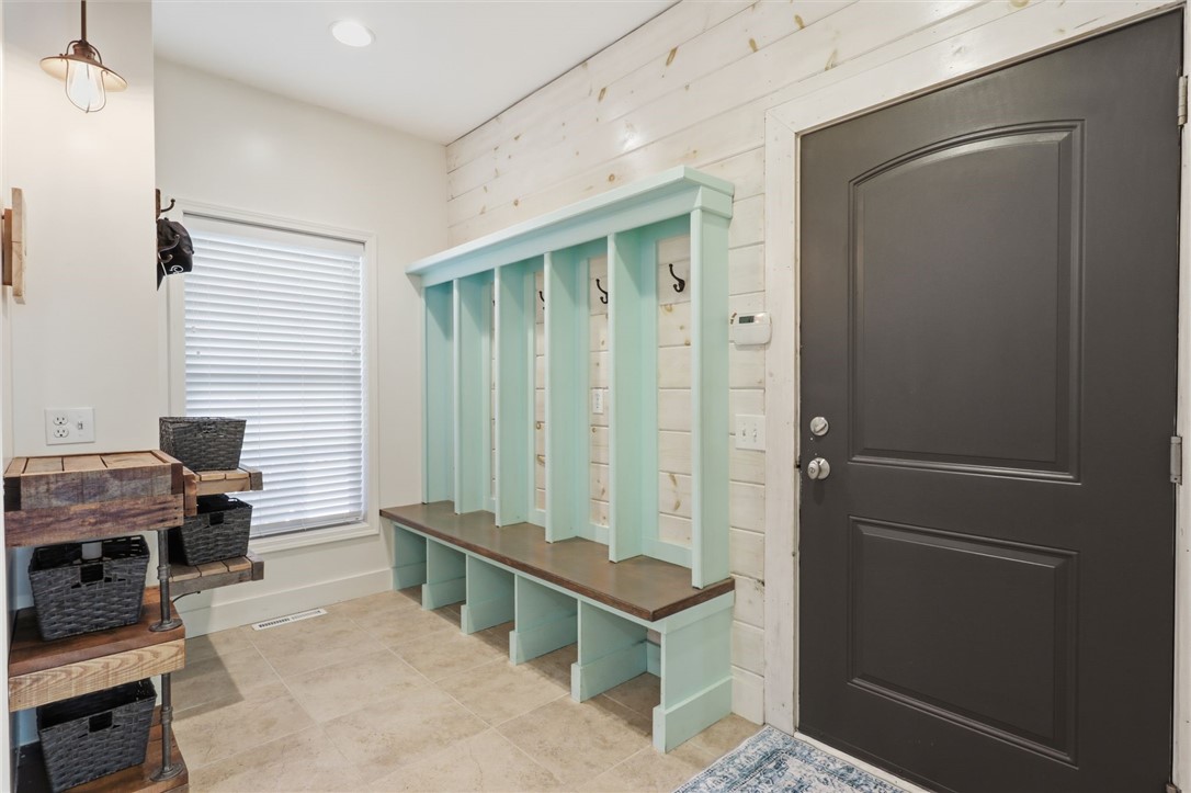 6 Fernstone Lane
