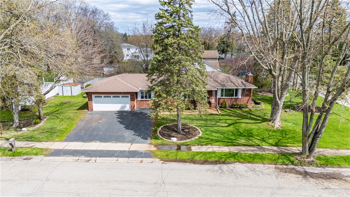 2 Simone Circle, Irondequoit, New York image 1
